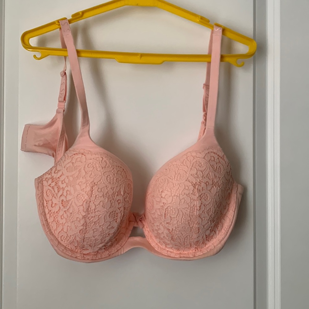 NWOT NEVER WORN Victoria’s Secret Bra